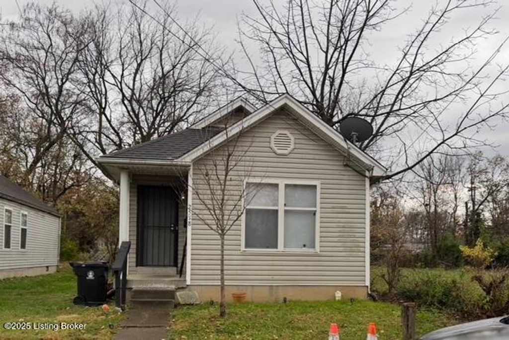 Photo of 2518 Cedar St, Louisville, KY 40212 (MLS # 1703861)