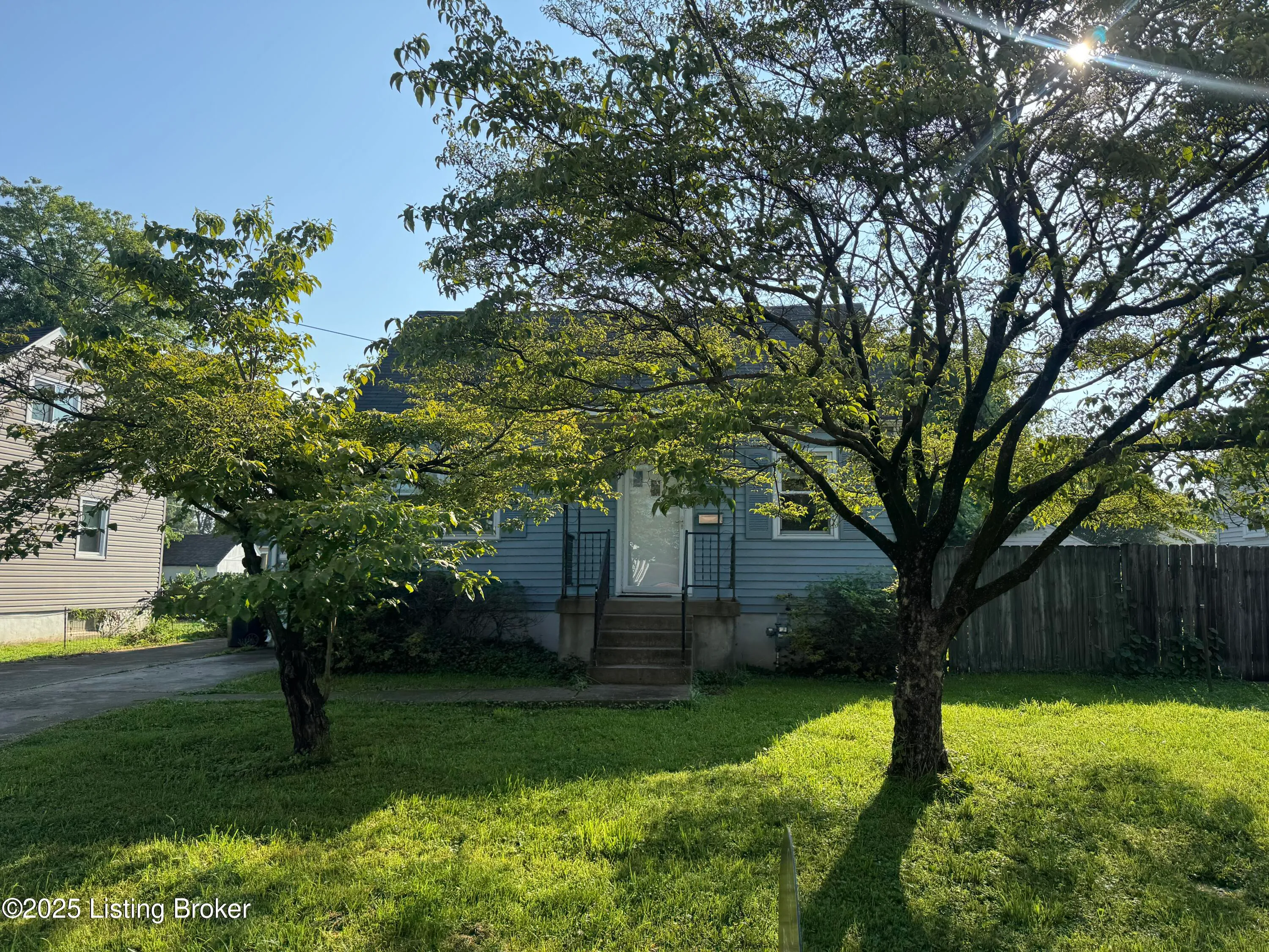 Louisville, Kentucky 40217, United States, 3 Bedrooms Bedrooms, ,1 BathroomBathrooms,Residential,Active,160634