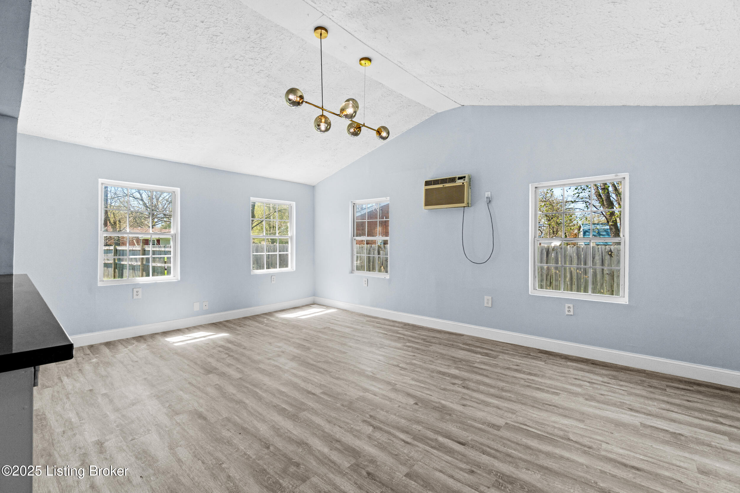 8006 Bramble Ln, Louisville, Kentucky image 24