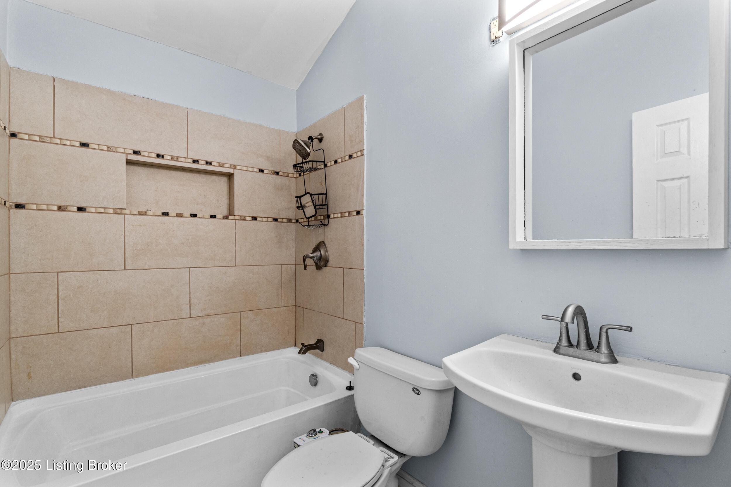 8006 Bramble Ln, Louisville, Kentucky image 21
