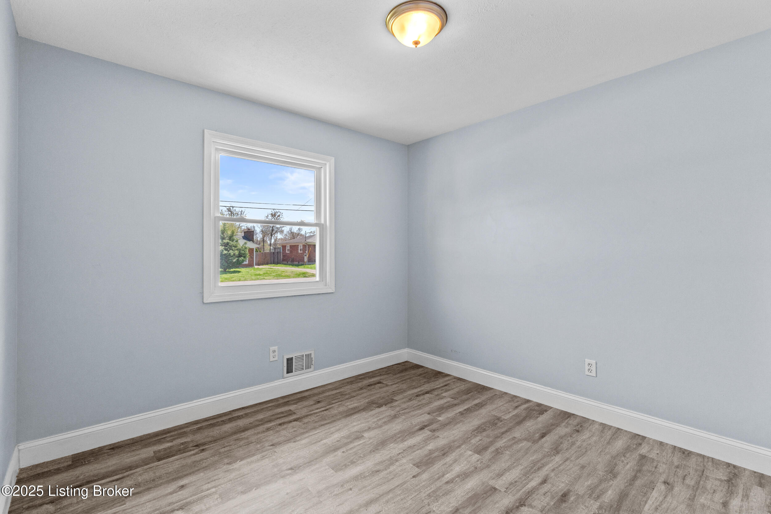 8006 Bramble Ln, Louisville, Kentucky image 16