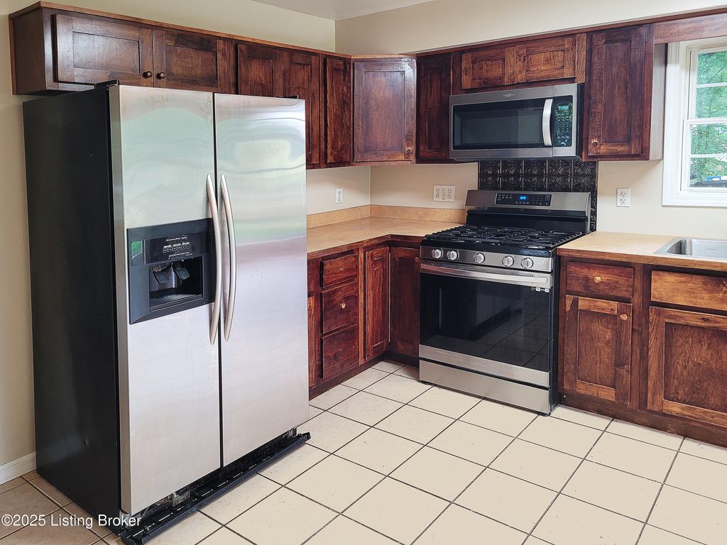 Photo of 1707 N Stillwell Rd, Boston, KY 40107 (MLS # 1701856)