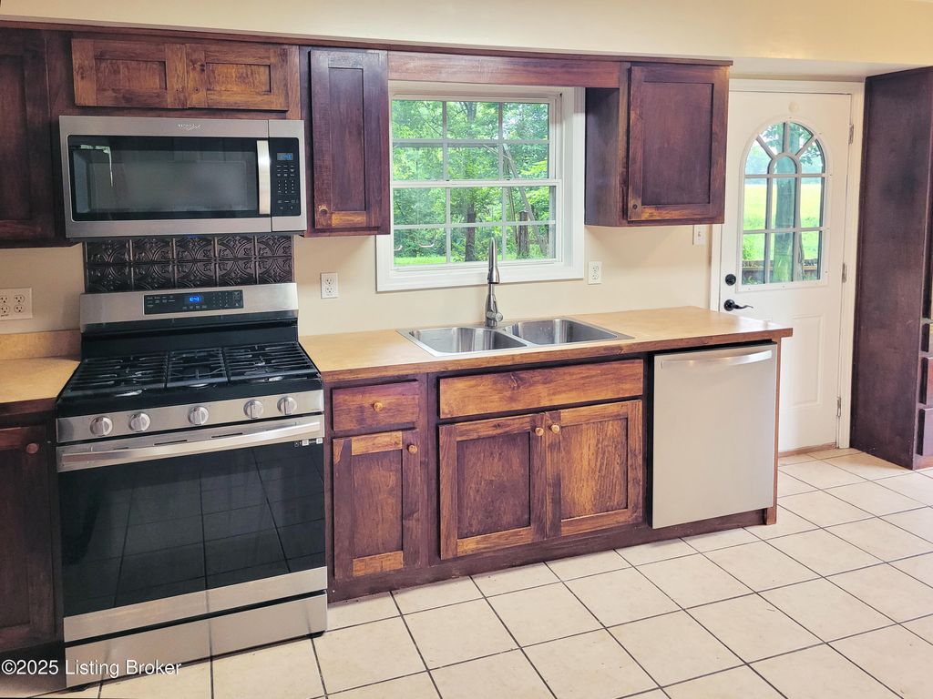 Photo of 1707 N Stillwell Rd, Boston, KY 40107 (MLS # 1701856)