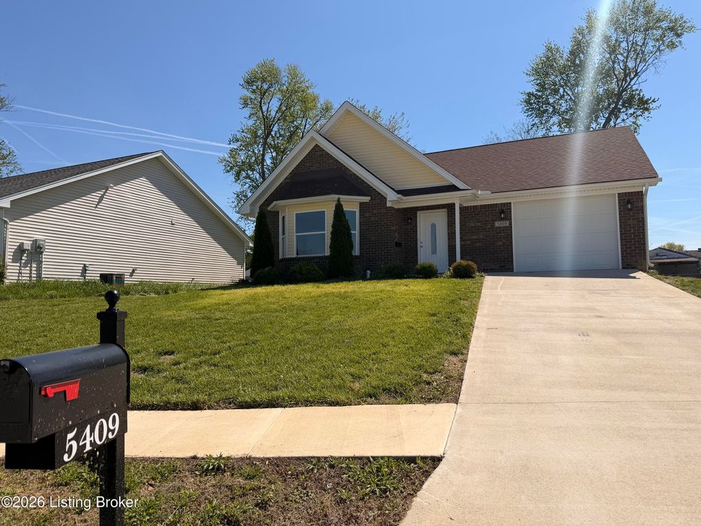Photo of 5409 Mt Holyoke Dr, Louisville, KY 40216 (MLS # 1713759)