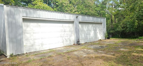Tiny photo for 9031 Lakewood Dr, Louisville, KY 40272 (MLS # 1729700)