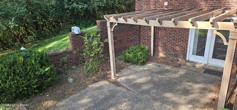 Tiny photo for 9031 Lakewood Dr, Louisville, KY 40272 (MLS # 1729700)