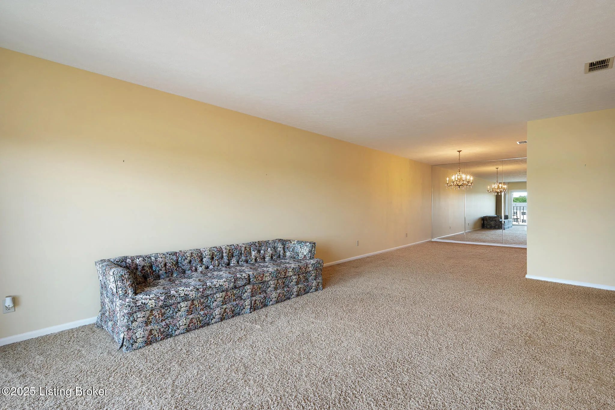 Louisville, Kentucky 40220, United States, 2 Bedrooms Bedrooms, ,2 BathroomsBathrooms,Residential,Active,144712