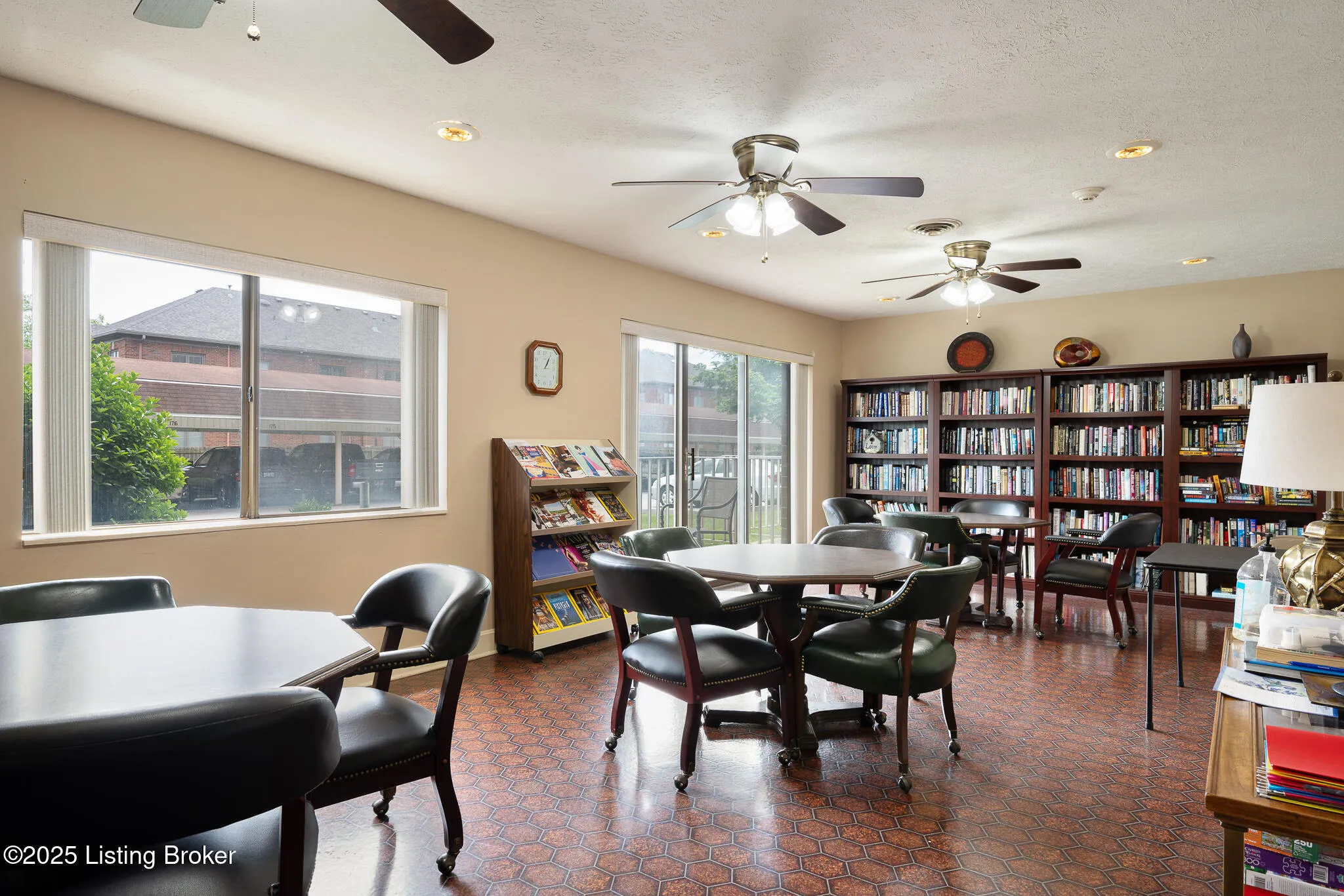 Louisville, Kentucky 40220, United States, 2 Bedrooms Bedrooms, ,2 BathroomsBathrooms,Residential,Active,144712