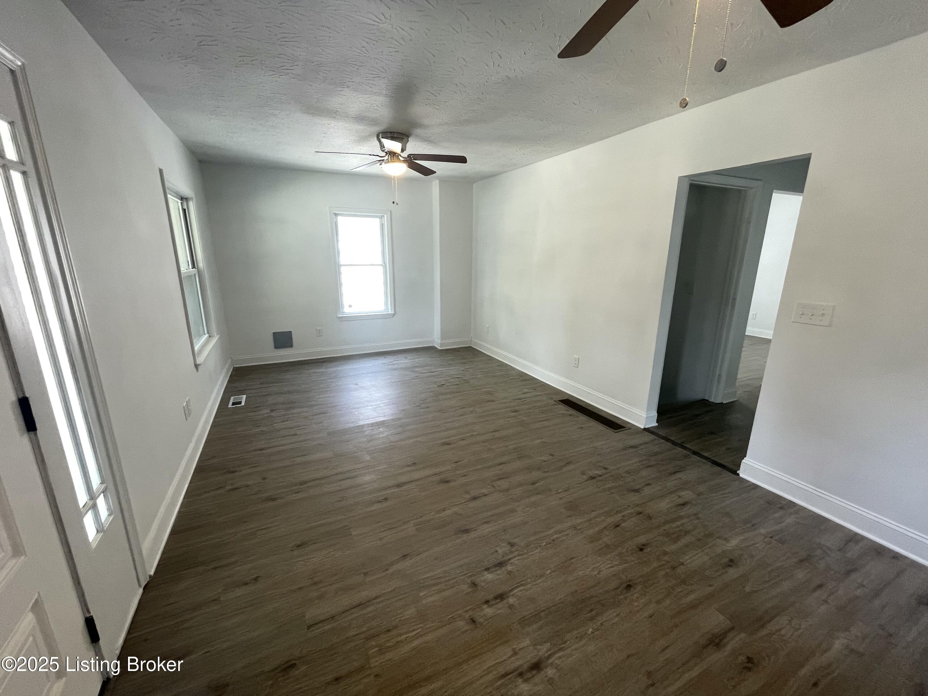 927 Denmark St, Louisville, Kentucky image 3