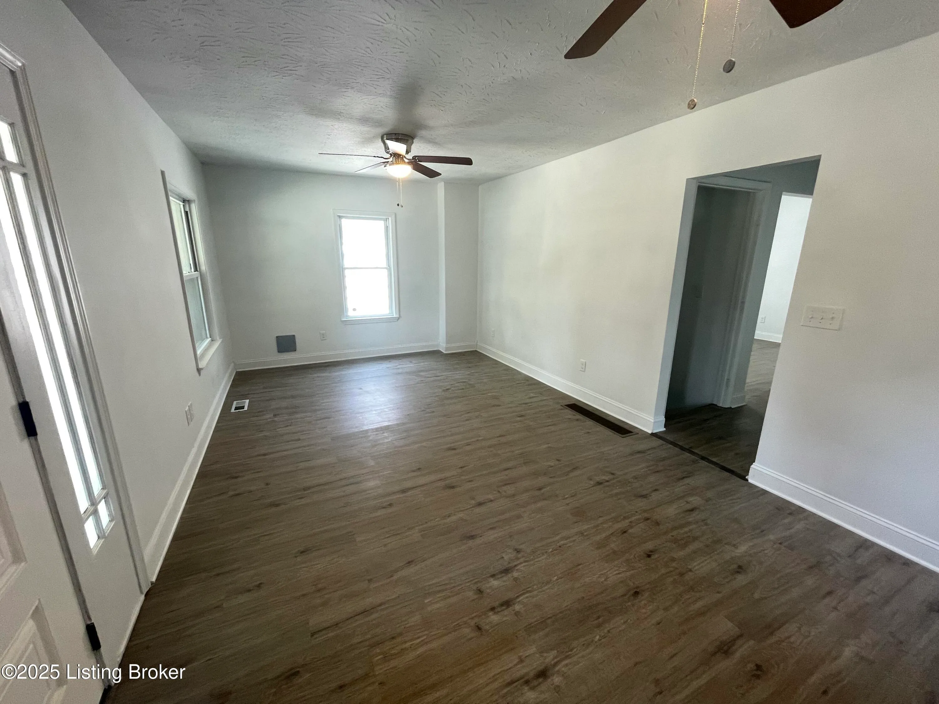 Louisville, Kentucky 40215, United States, 4 Bedrooms Bedrooms, ,2 BathroomsBathrooms,Residential,Active,142759