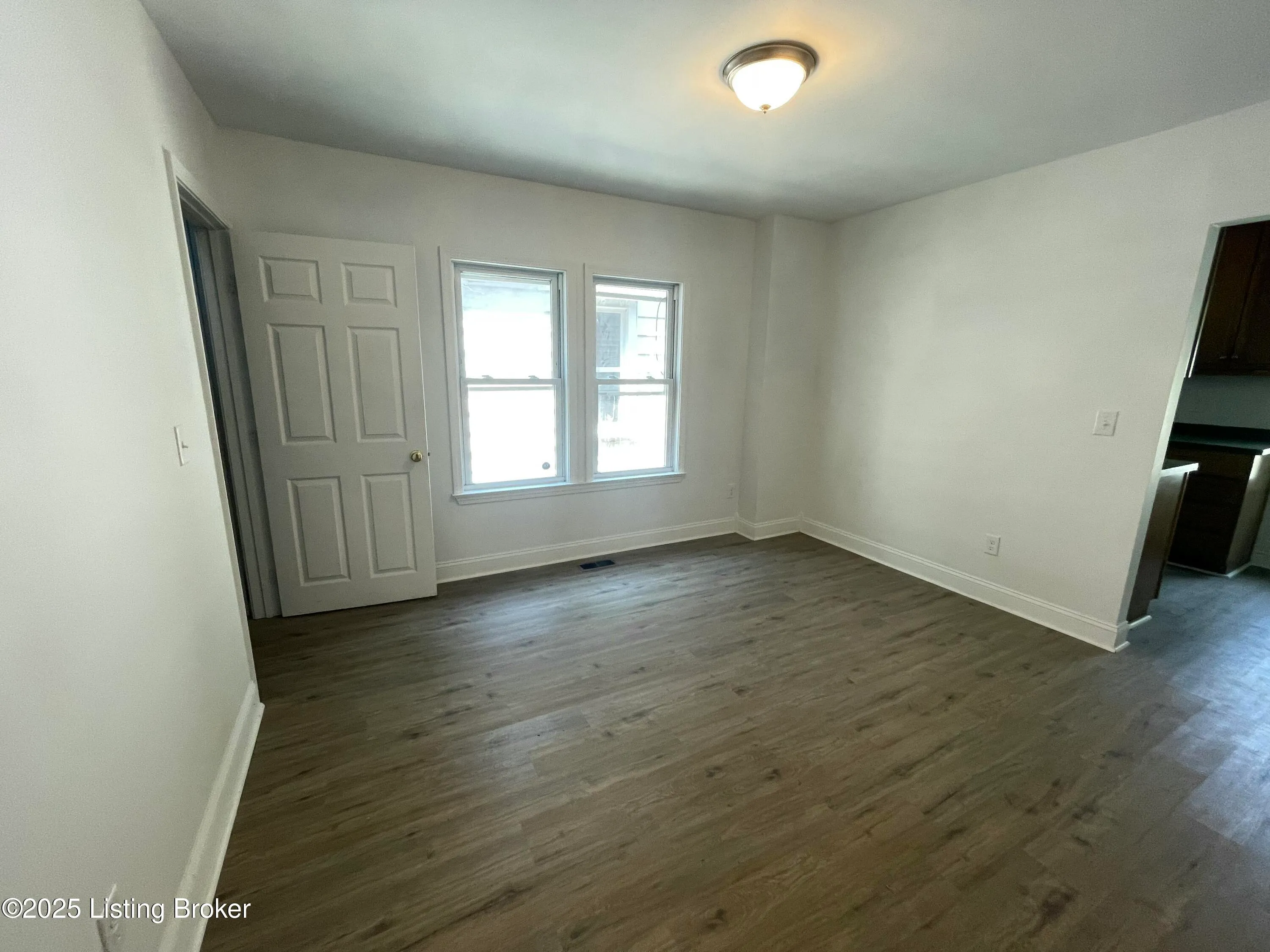 Louisville, Kentucky 40215, United States, 4 Bedrooms Bedrooms, ,2 BathroomsBathrooms,Residential,Active,142759