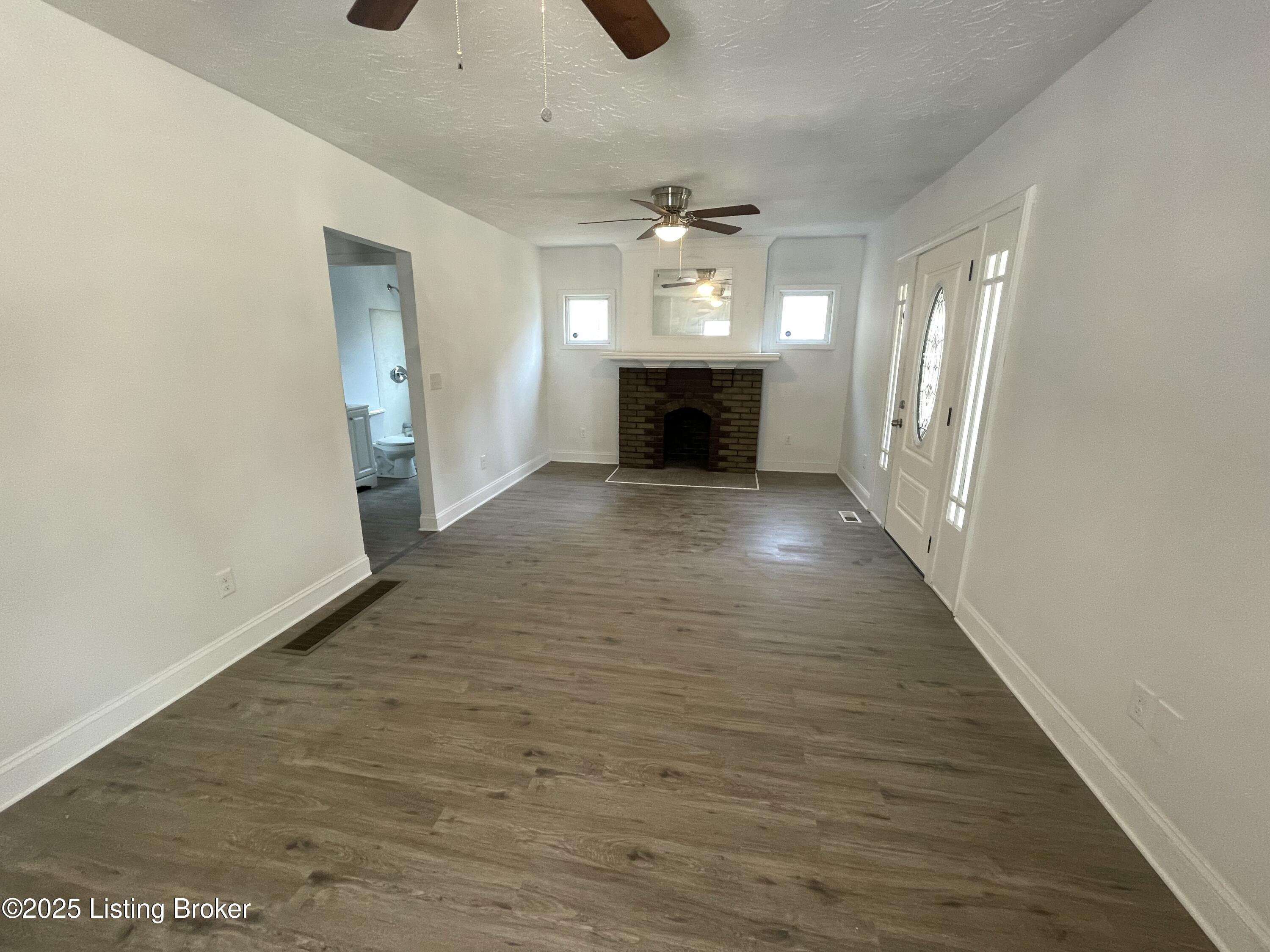 927 Denmark St, Louisville, Kentucky image 4