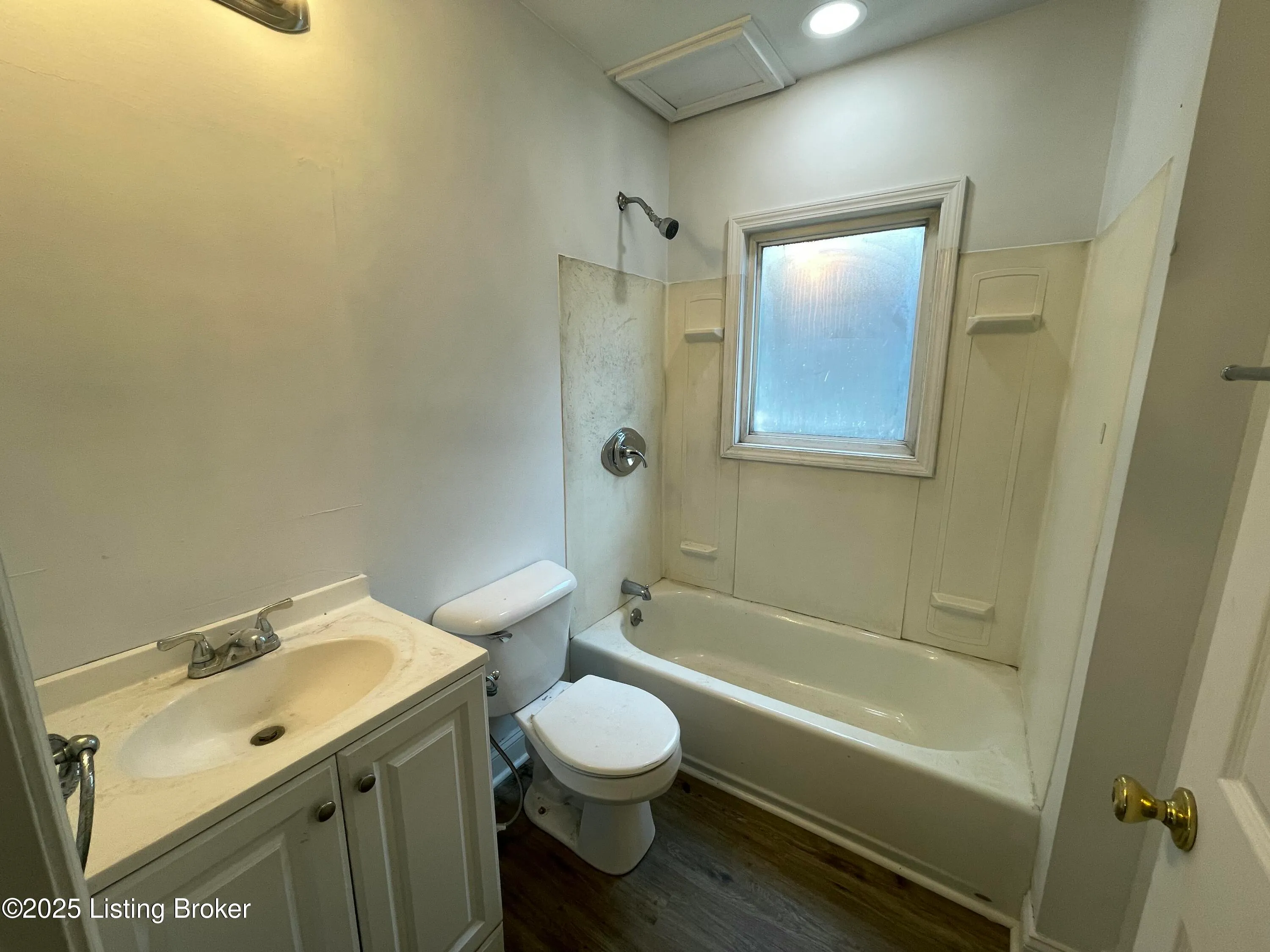Louisville, Kentucky 40215, United States, 4 Bedrooms Bedrooms, ,2 BathroomsBathrooms,Residential,Active,142759