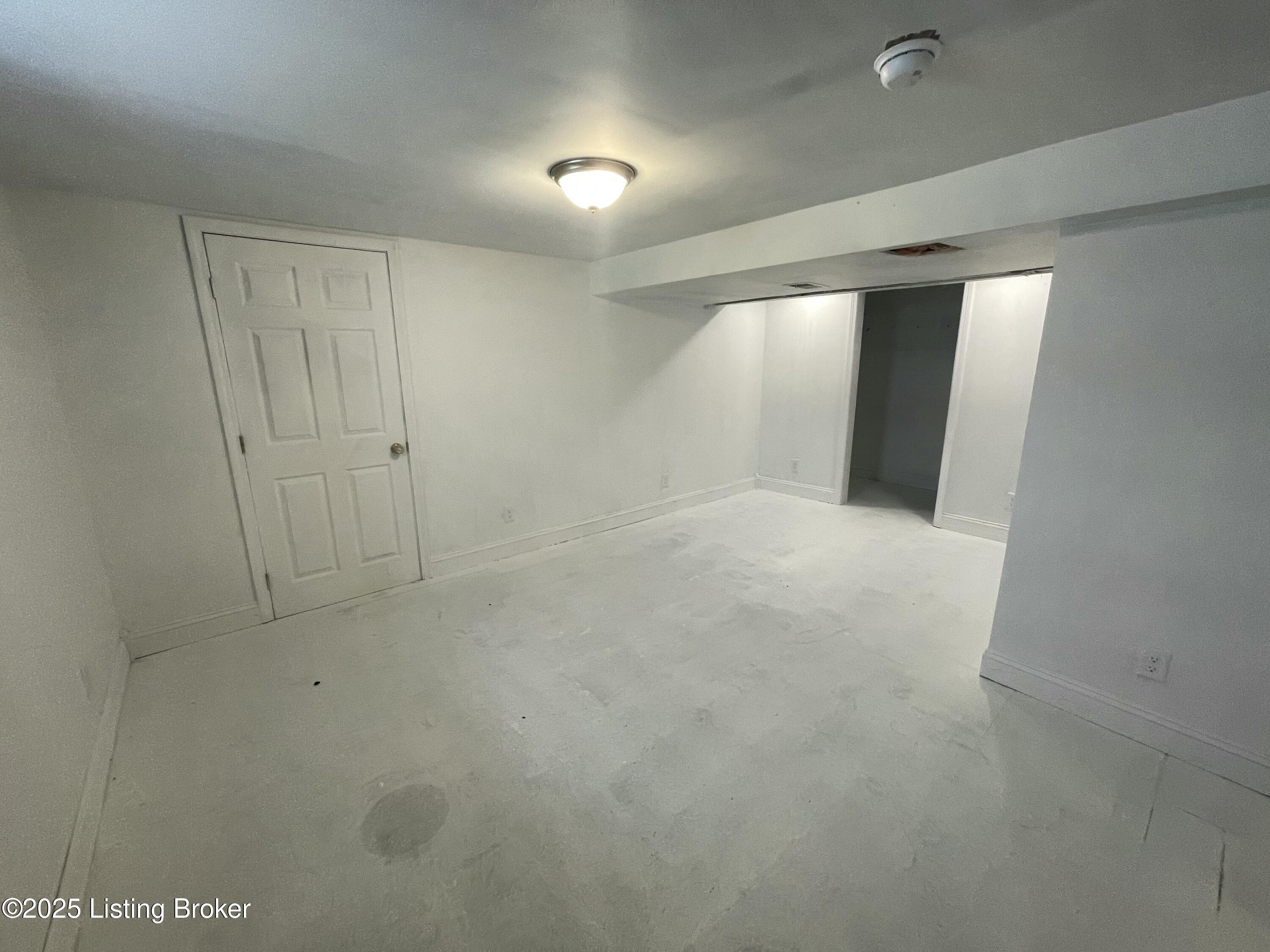 927 Denmark St, Louisville, Kentucky image 14