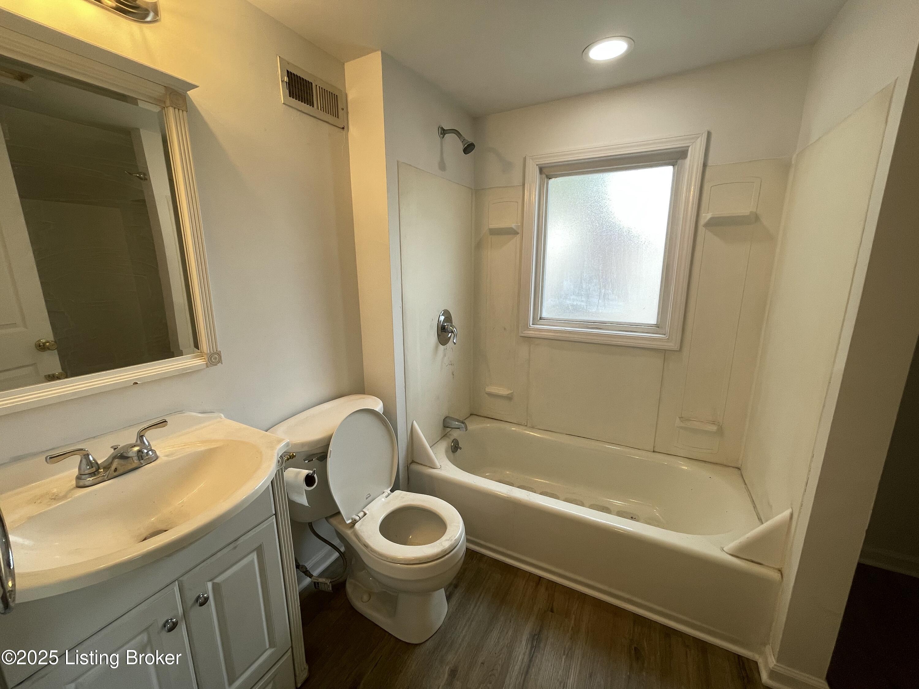927 Denmark St, Louisville, Kentucky image 12