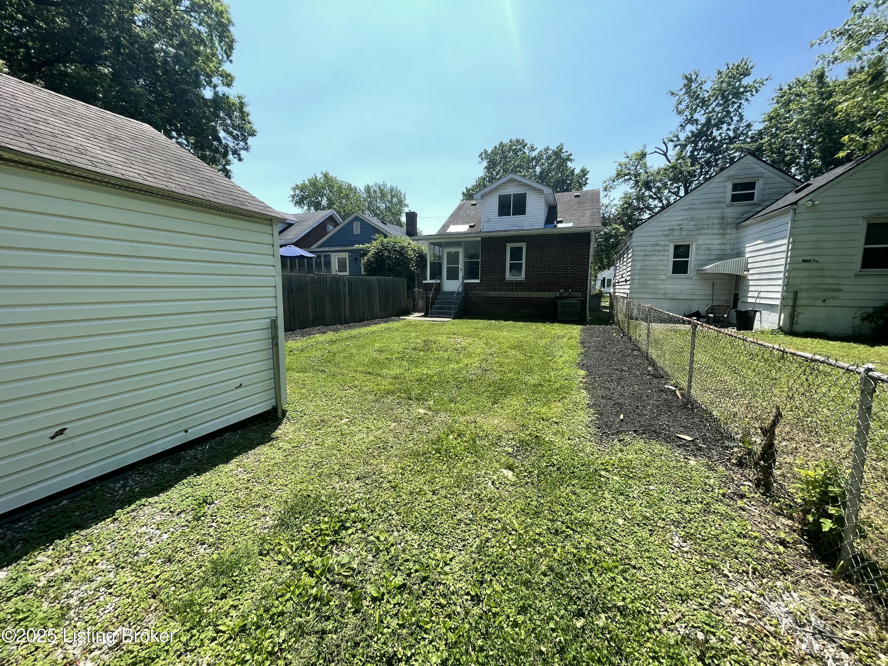 927 Denmark St, Louisville, Kentucky image 19