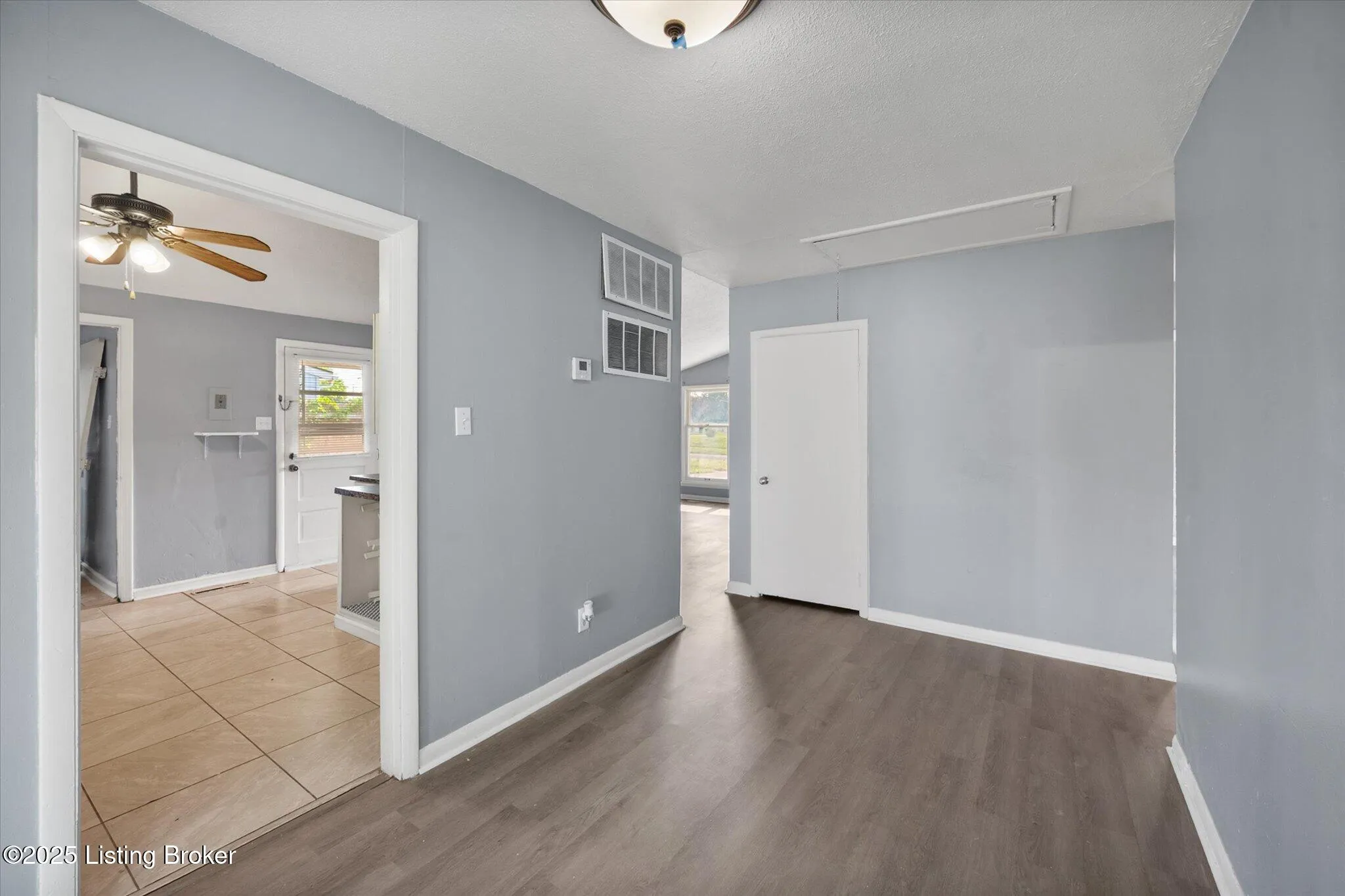 Louisville, Kentucky 40218, United States, 3 Bedrooms Bedrooms, ,1 BathroomBathrooms,Residential,Active,147976