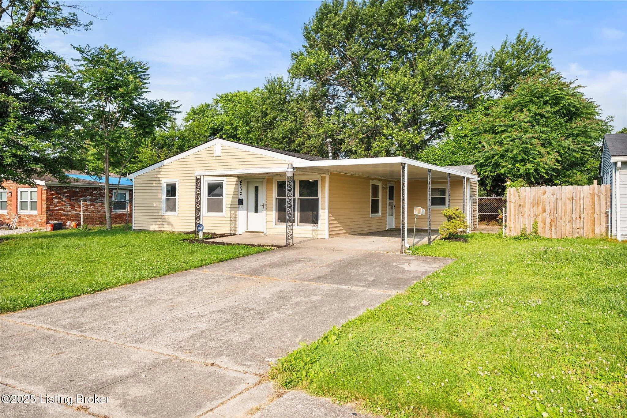 Louisville, Kentucky 40218, United States, 3 Bedrooms Bedrooms, ,1 BathroomBathrooms,Residential,Active,147976