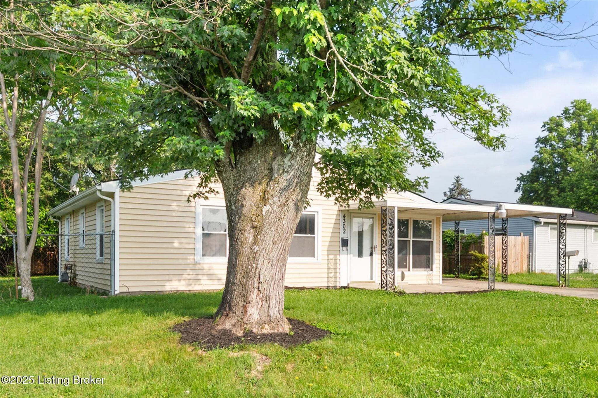 Louisville, Kentucky 40218, United States, 3 Bedrooms Bedrooms, ,1 BathroomBathrooms,Residential,Active,147976