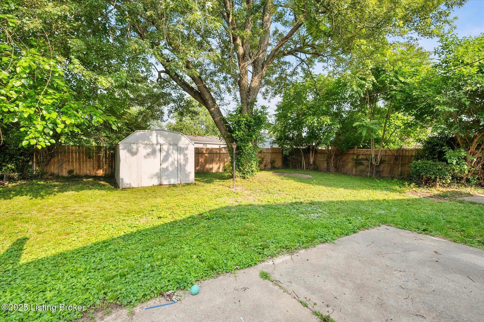 Louisville, Kentucky 40218, United States, 3 Bedrooms Bedrooms, ,1 BathroomBathrooms,Residential,Active,147976