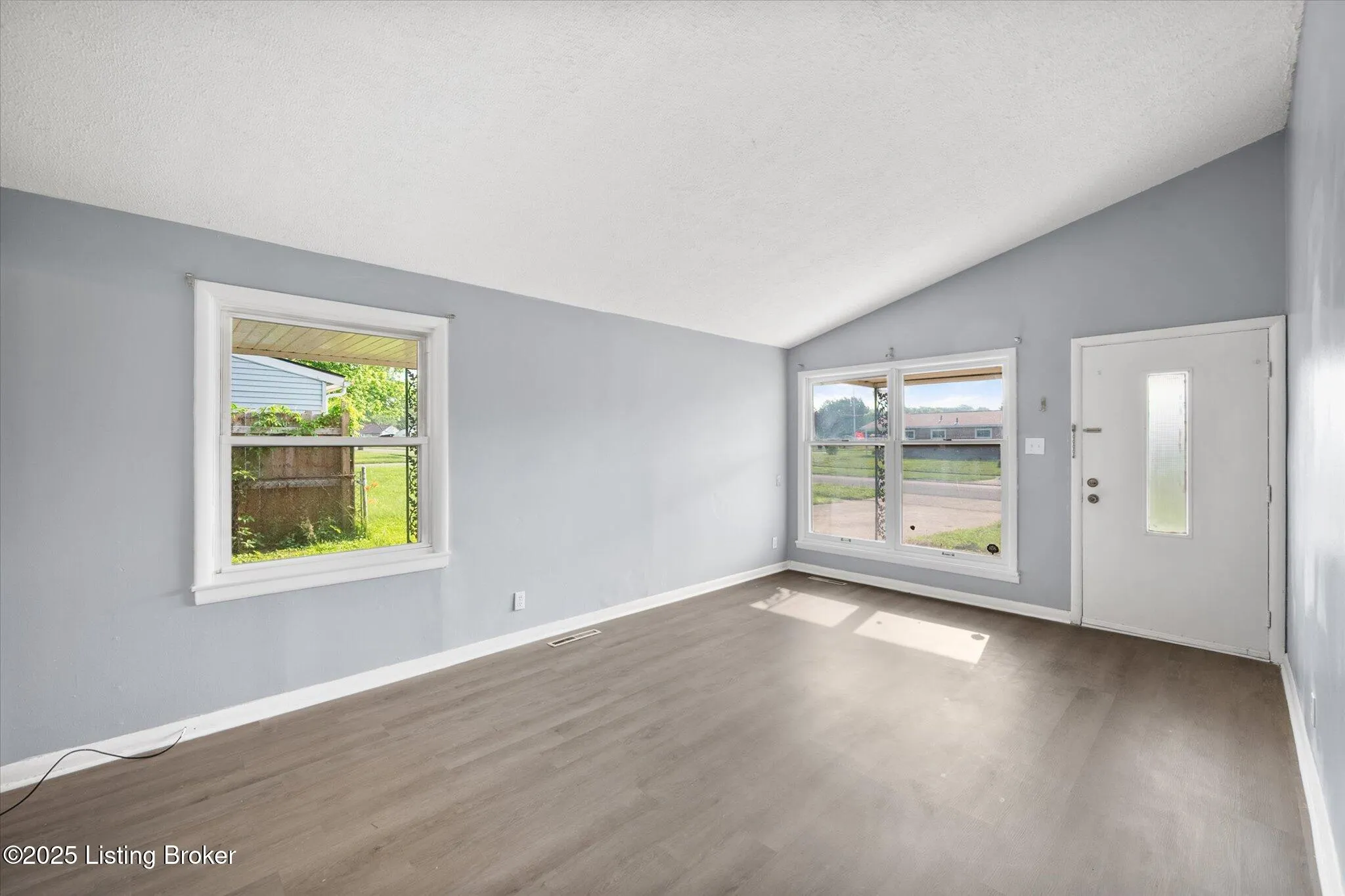 Louisville, Kentucky 40218, United States, 3 Bedrooms Bedrooms, ,1 BathroomBathrooms,Residential,Active,147976