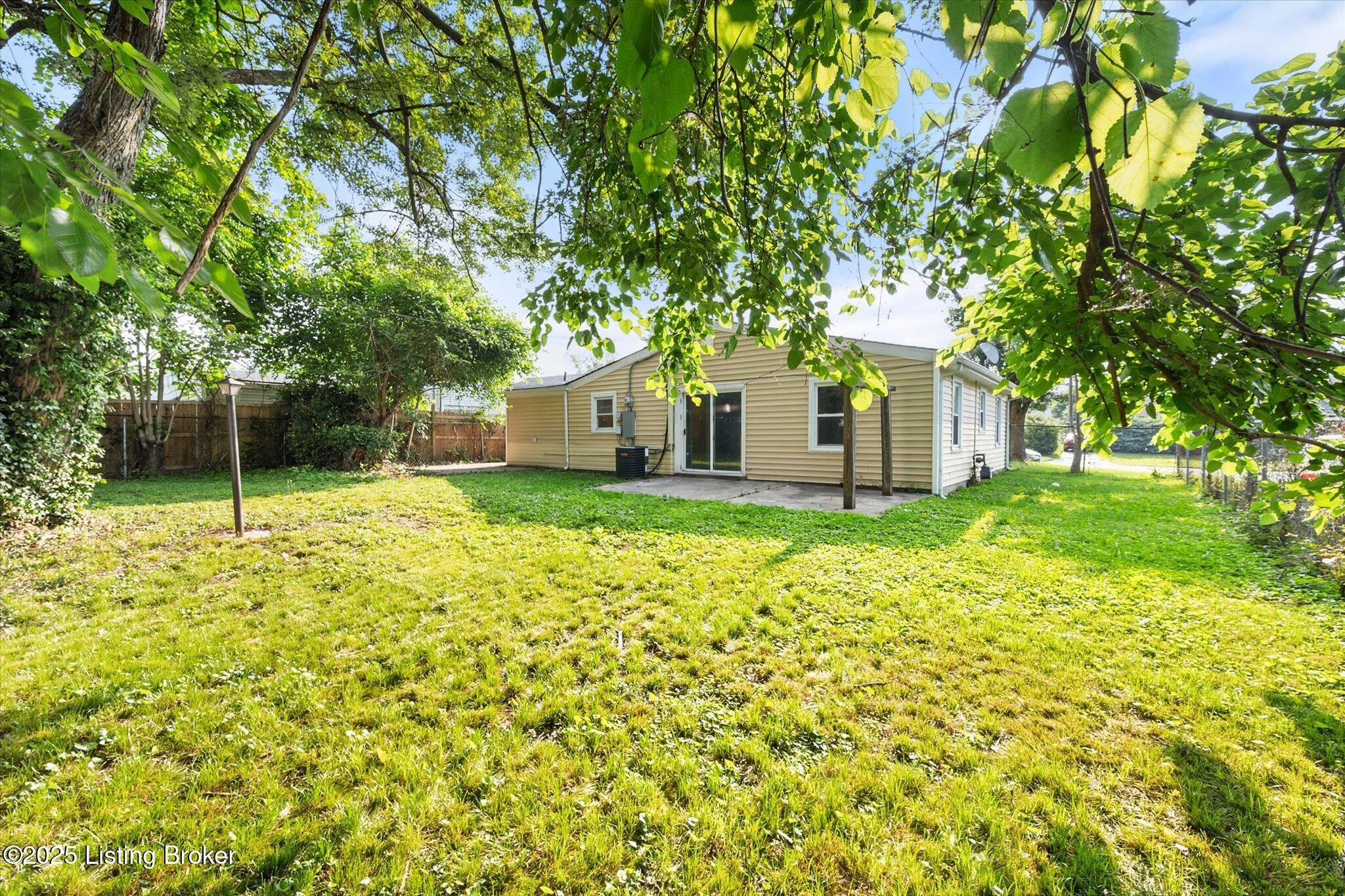 Louisville, Kentucky 40218, United States, 3 Bedrooms Bedrooms, ,1 BathroomBathrooms,Residential,Active,147976
