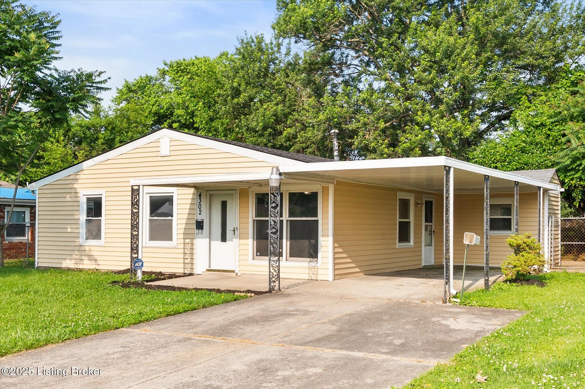 Louisville, Kentucky 40218, United States, 3 Bedrooms Bedrooms, ,1 BathroomBathrooms,Residential,Active,147976