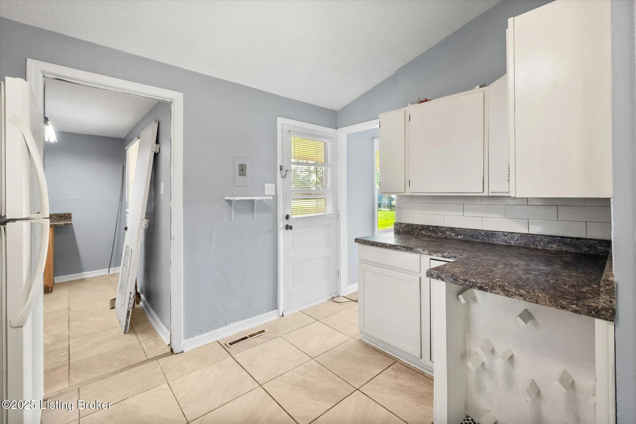 Louisville, Kentucky 40218, United States, 3 Bedrooms Bedrooms, ,1 BathroomBathrooms,Residential,Active,147976