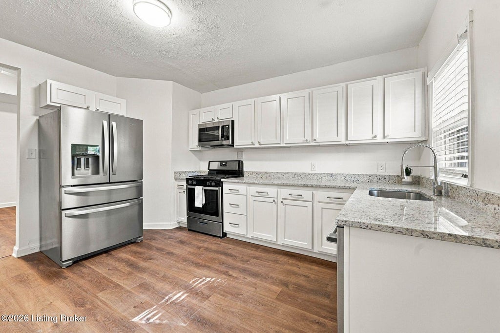 Photo of 304 E Kentucky St, Louisville, KY 40203 (MLS # 1732535)