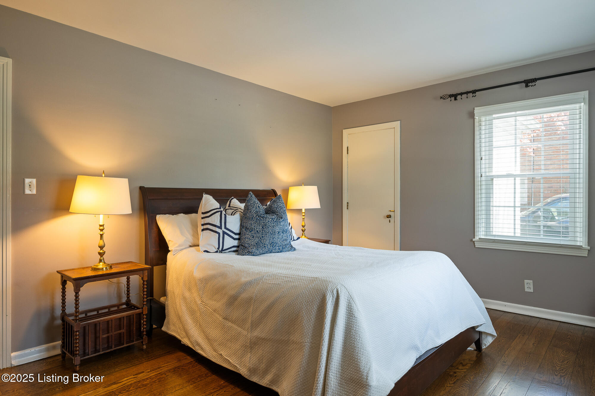 121 Blankenbaker Ln, Louisville, Kentucky image 33