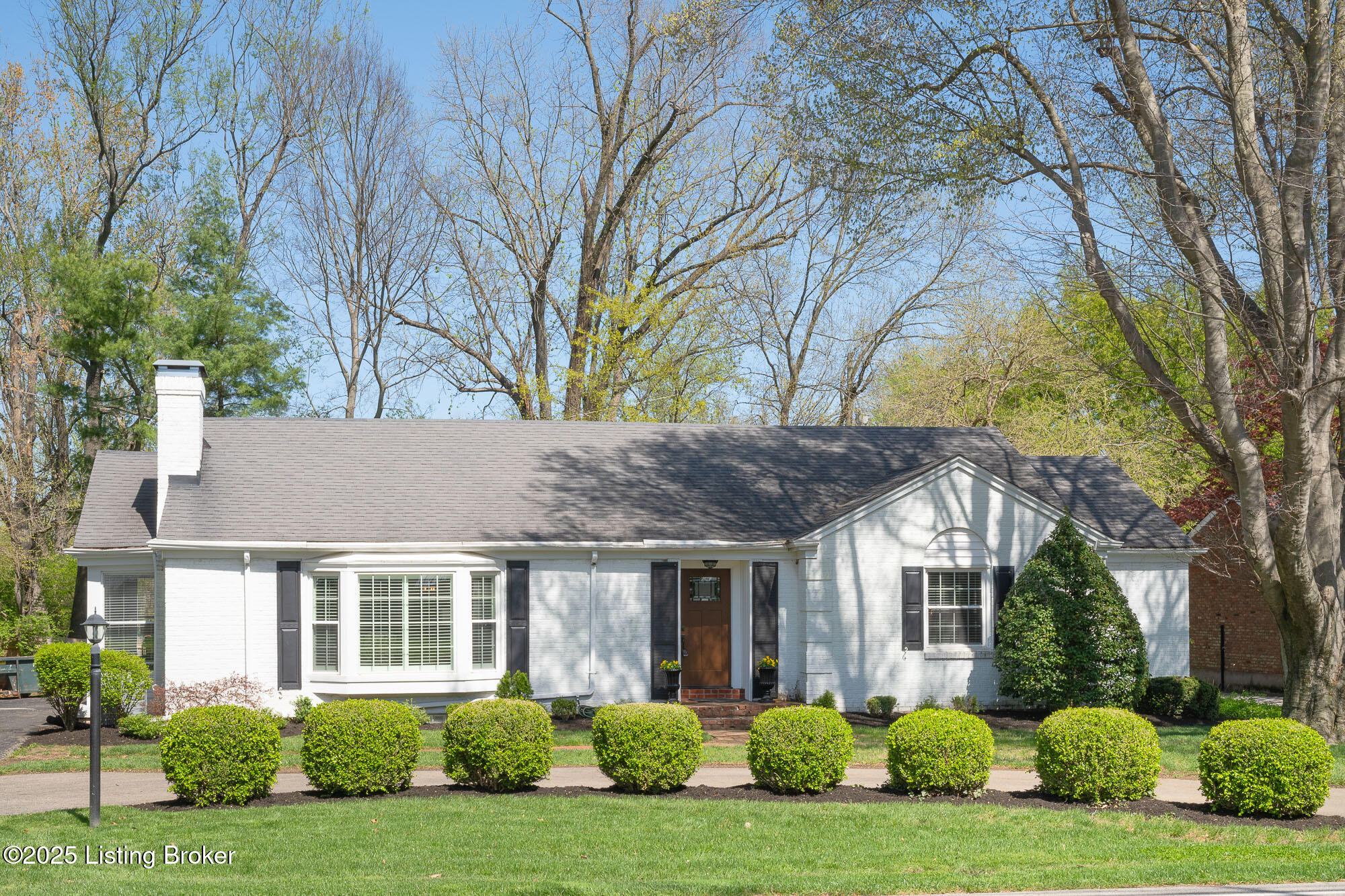121 Blankenbaker Ln, Louisville, Kentucky image 2