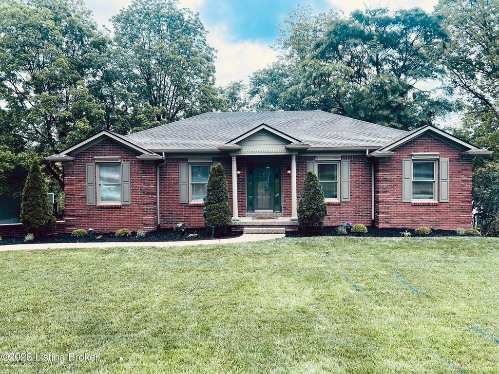 Photo of 217 Edgewood Dr, Bardstown, KY 40004 (MLS # 1715835)