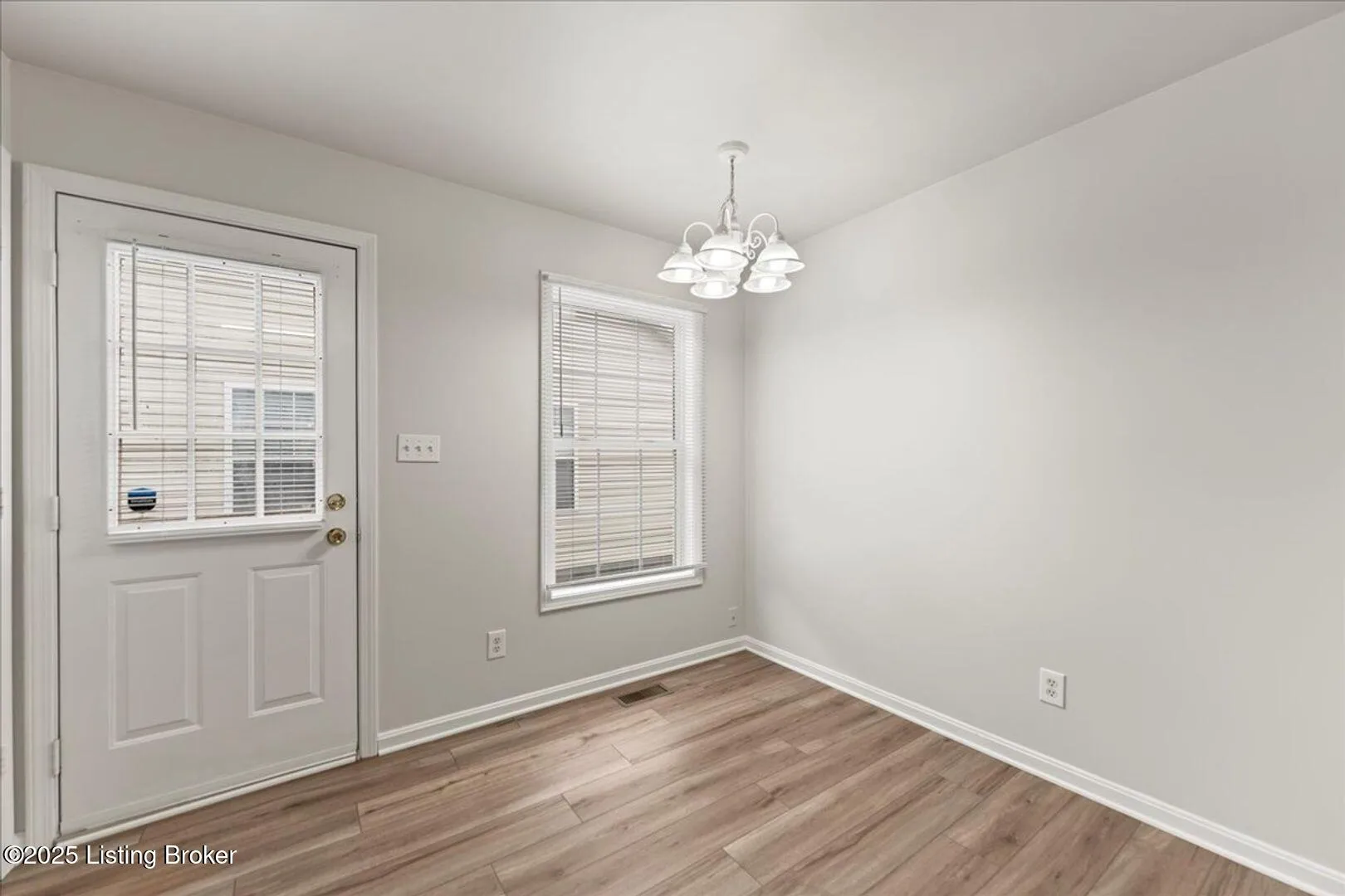 Shepherdsville, Kentucky 40165, United States, 3 Bedrooms Bedrooms, ,2 BathroomsBathrooms,Residential,Active,186270