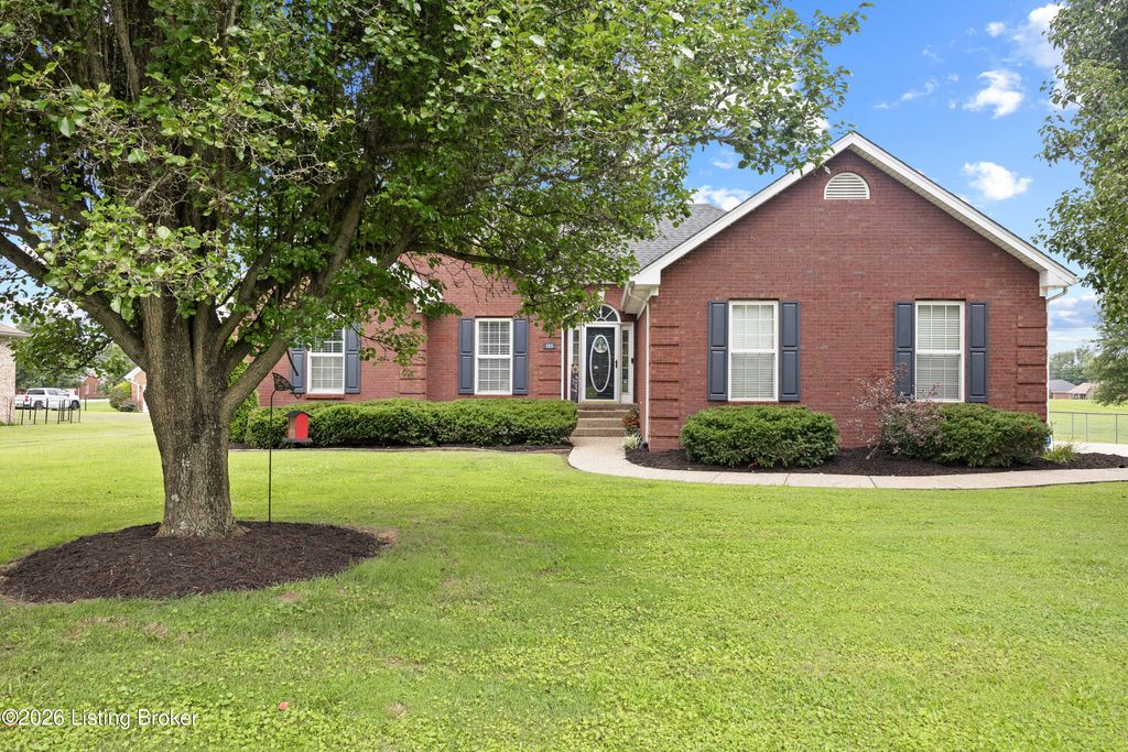 Photo of 135 Lazy River North Pkwy, Shepherdsville, KY 40165 (MLS # 1724033)