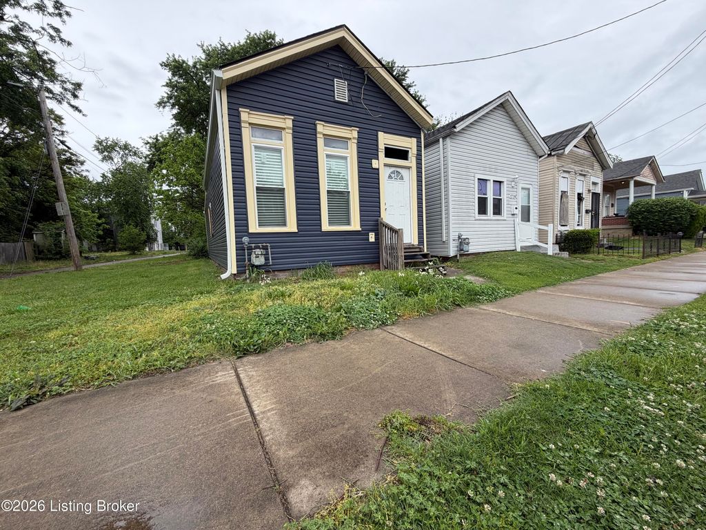Photo of 1741 Hale Ave, Louisville, KY 40210 (MLS # 1714877)