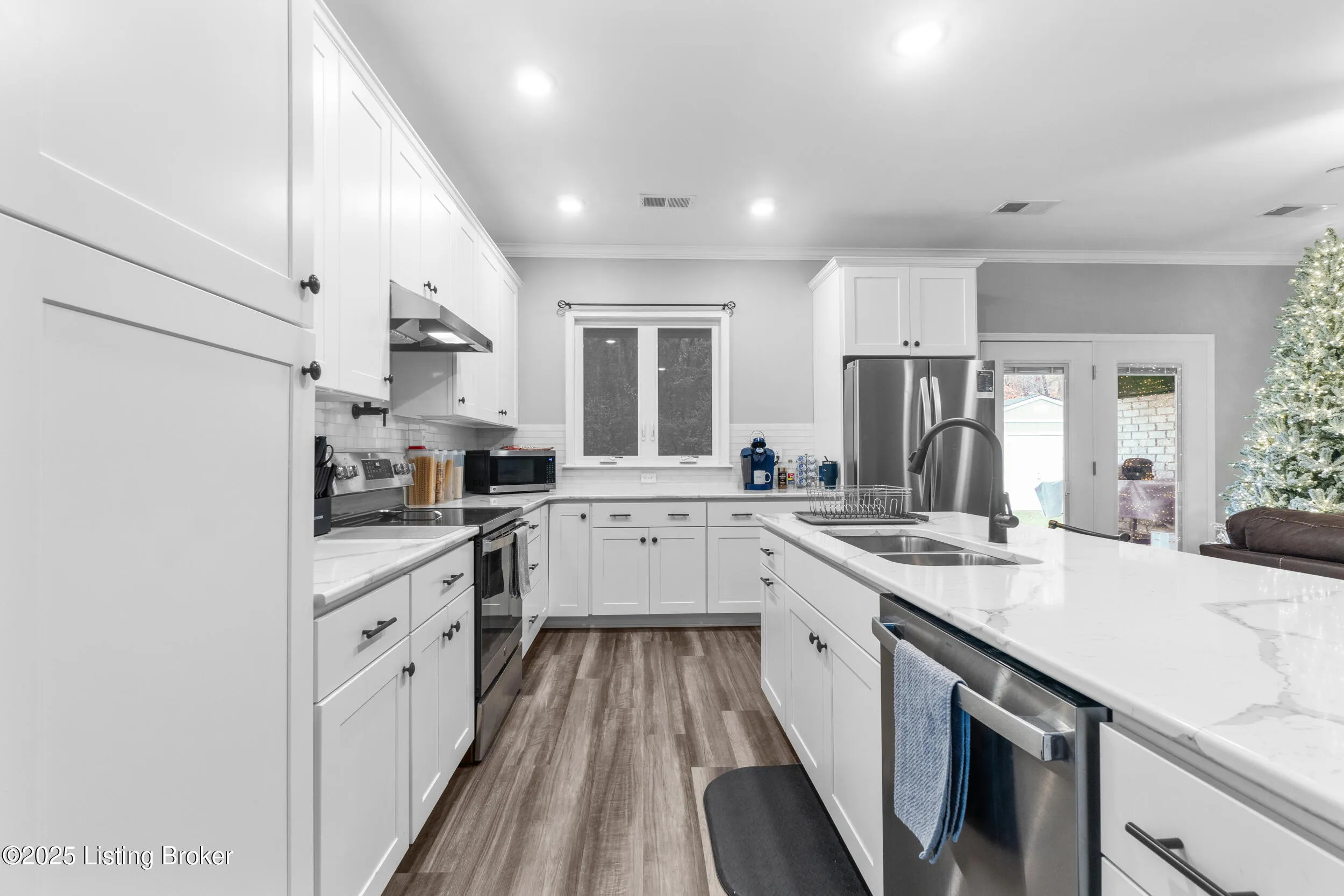 Louisville, Kentucky 40272, United States, 3 Bedrooms Bedrooms, ,2 BathroomsBathrooms,Residential,Active,248887