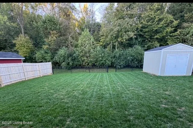 Louisville, Kentucky 40272, United States, 3 Bedrooms Bedrooms, ,2 BathroomsBathrooms,Residential,Active,248887