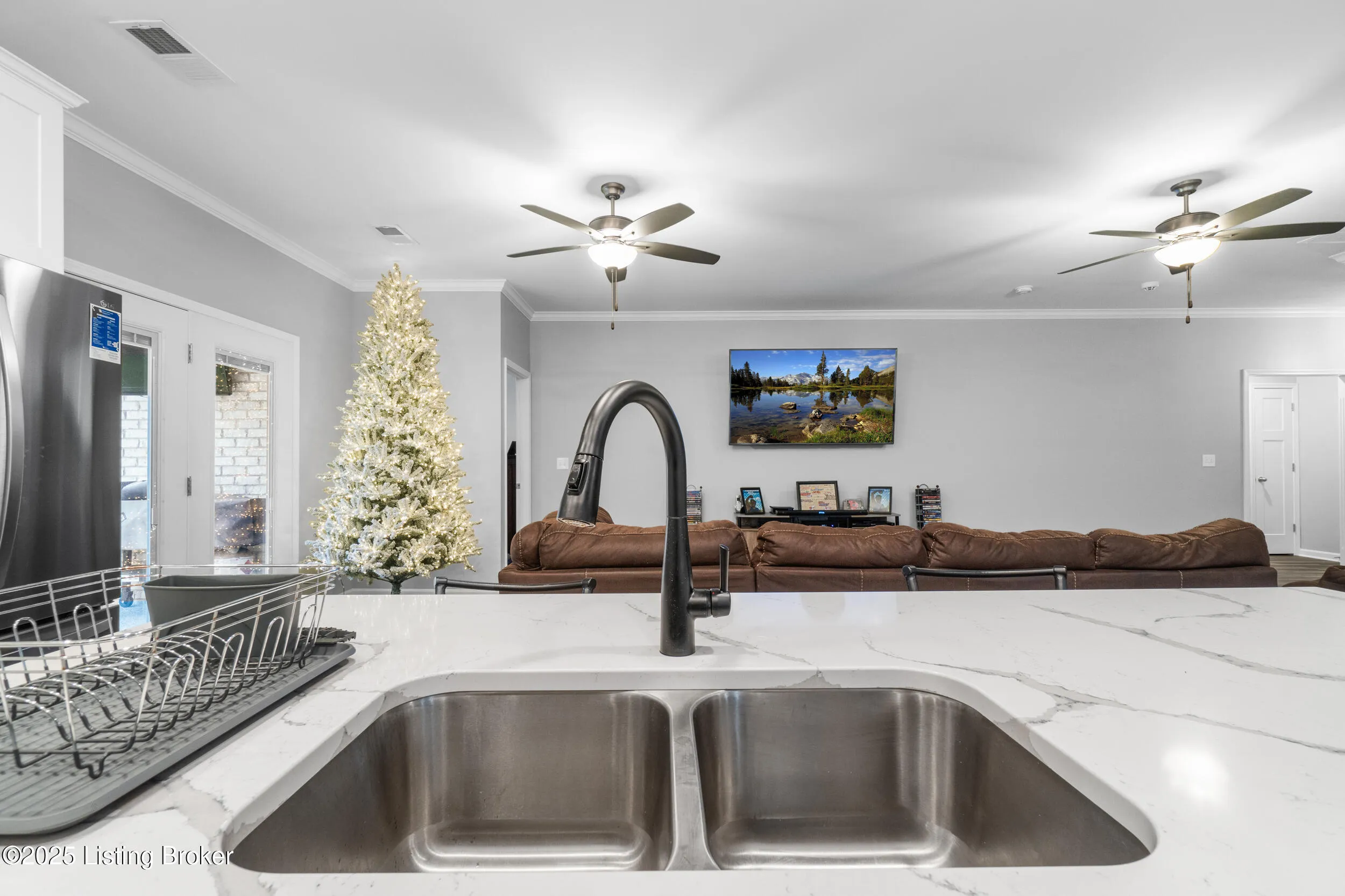 Louisville, Kentucky 40272, United States, 3 Bedrooms Bedrooms, ,2 BathroomsBathrooms,Residential,Active,248887