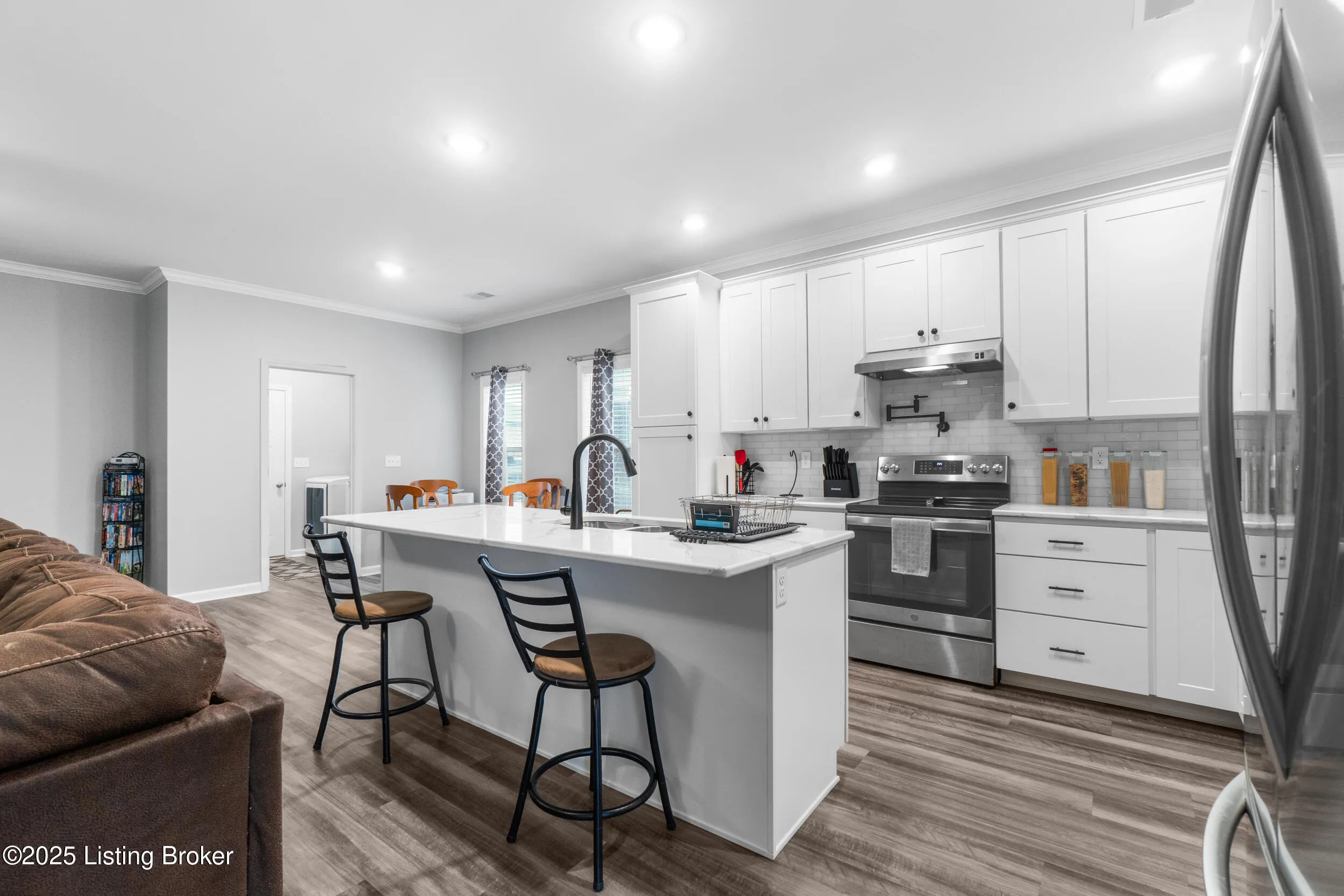 Louisville, Kentucky 40272, United States, 3 Bedrooms Bedrooms, ,2 BathroomsBathrooms,Residential,Active,248887