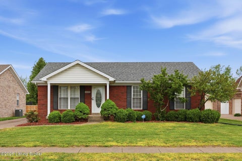 Homes For Sale - 6318 Winding Stream Dr<br/> Louisville, KY 40272