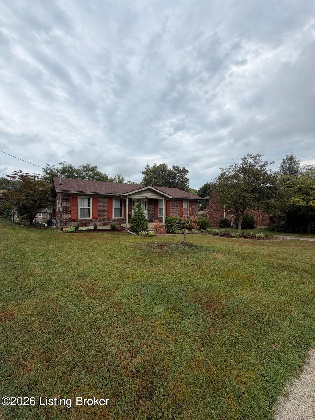 Photo of 1549 Glenrock Rd, Louisville, KY 40216 (MLS # 1729870)