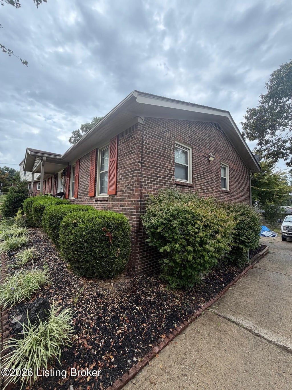 Photo of 1549 Glenrock Rd, Louisville, KY 40216 (MLS # 1729870)
