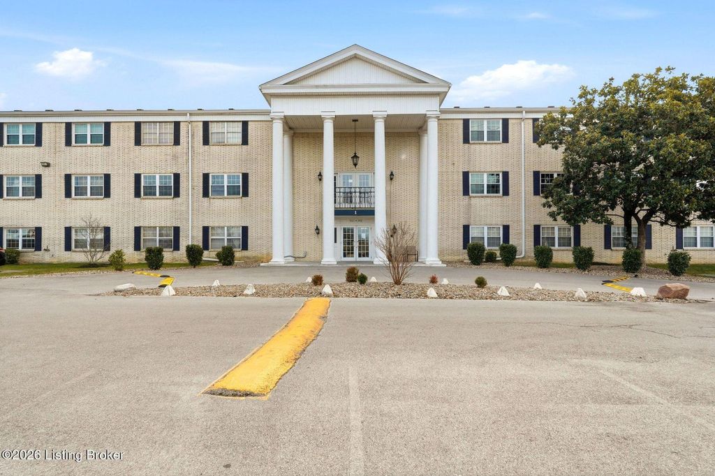 Photo of 239 El Conquistador Pl, Louisville, KY 40220 (MLS # 1707191)