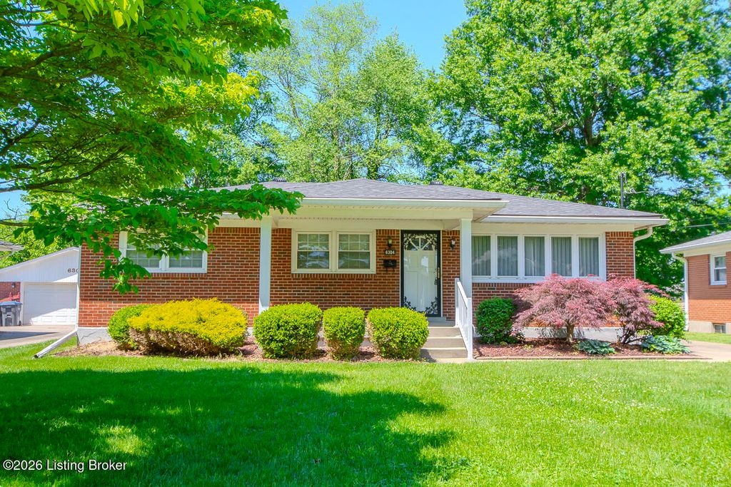 Photo of 6304 Greenview Dr, Louisville, KY 40216 (MLS # 1716214)