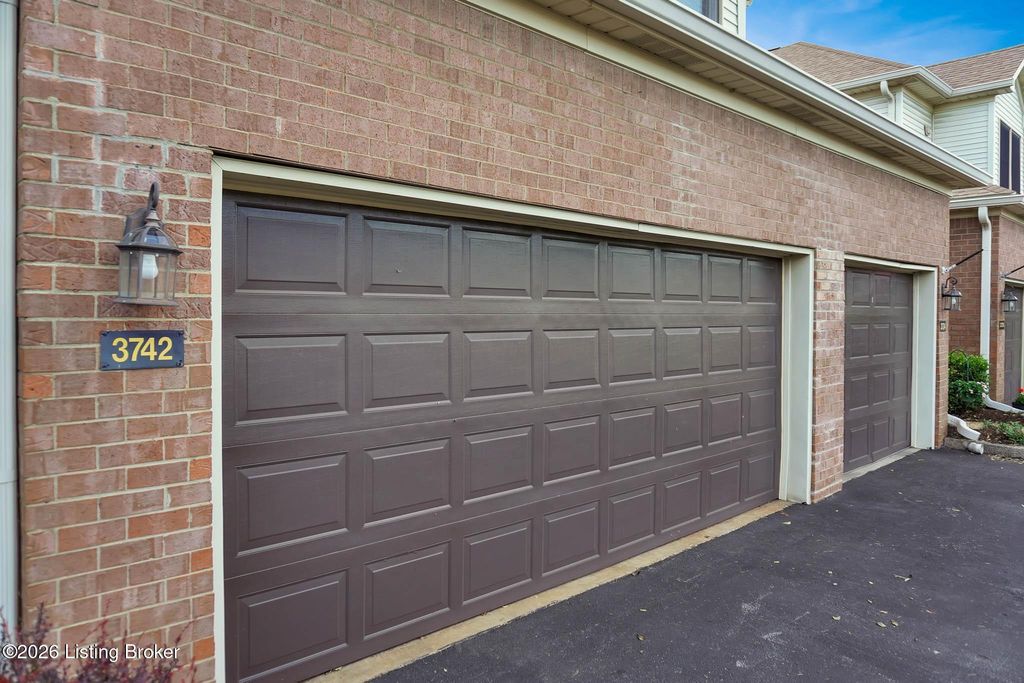 Photo of 3742 Hurstbourne Ridge Blvd, Louisville, KY 40299 (MLS # 1717350)