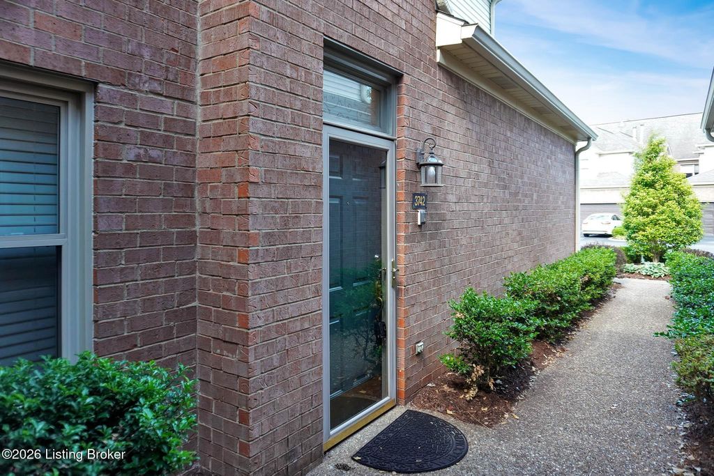 Photo of 3742 Hurstbourne Ridge Blvd, Louisville, KY 40299 (MLS # 1717350)