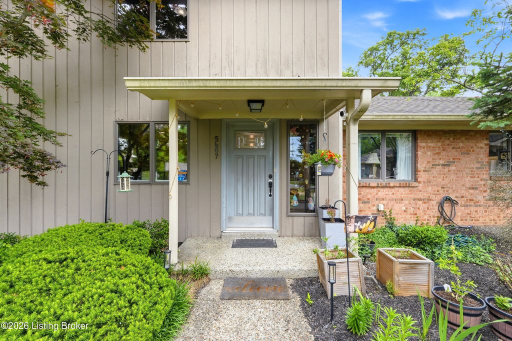 Photo of 5607 Harrods Cove, Prospect, KY 40059 (MLS # 1716236)
