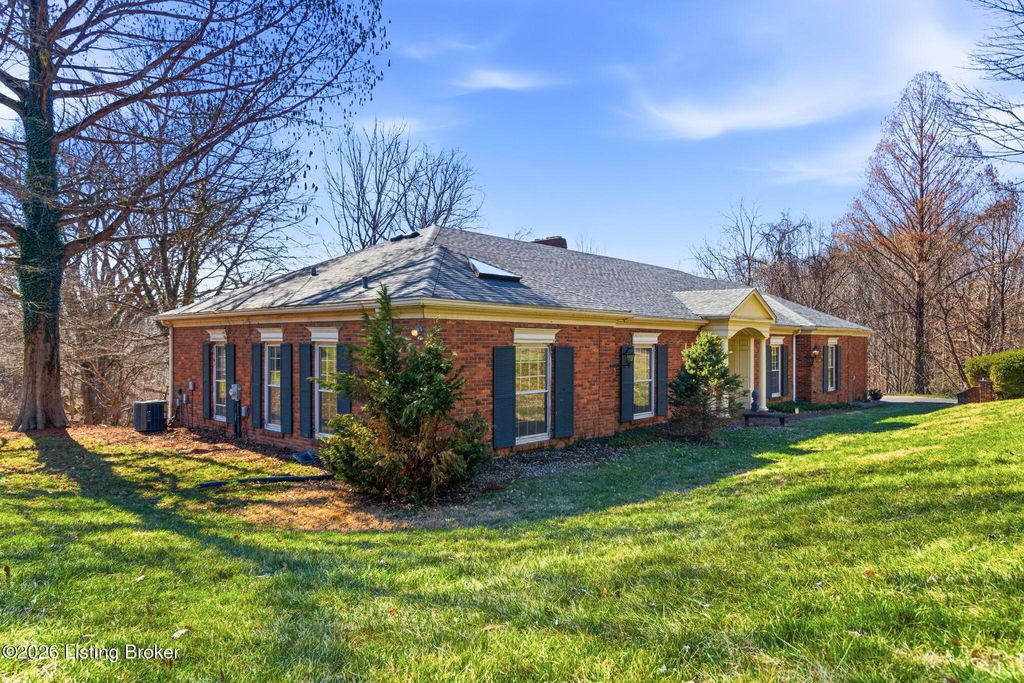 Photo of 2778 Maple Rd, Louisville, KY 40205 (MLS # 1710270)