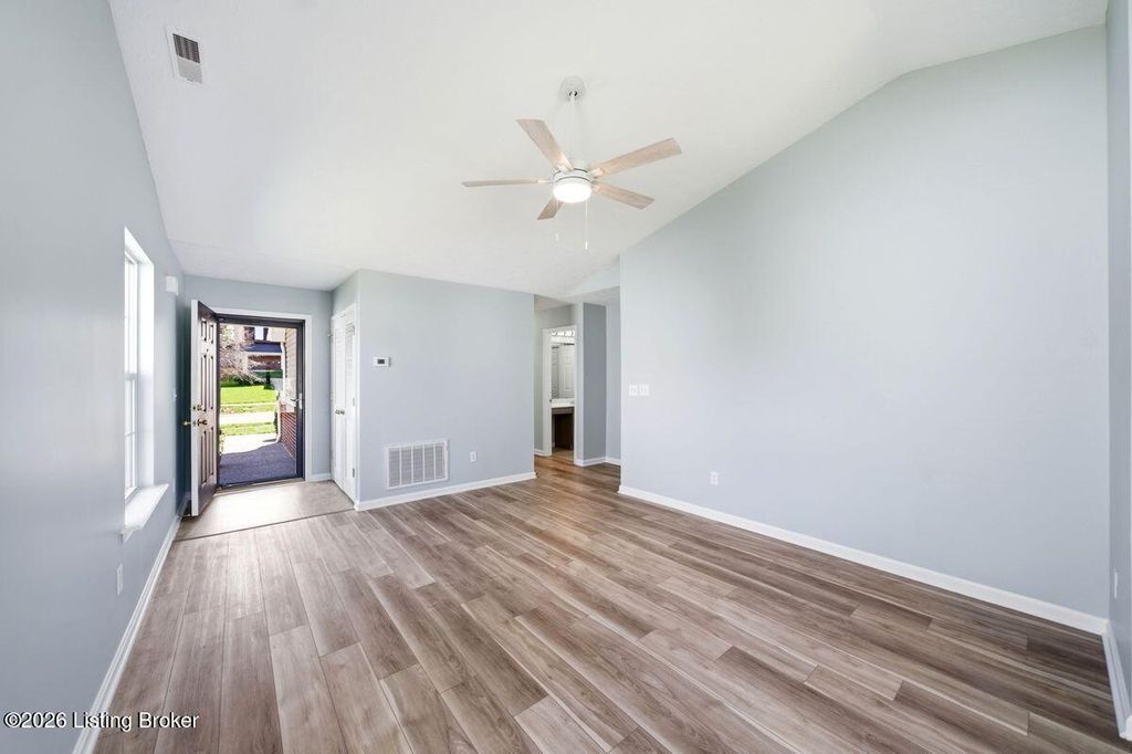 Photo of 7006 Little Oak Ct, Louisville, KY 40291 (MLS # 1713105)