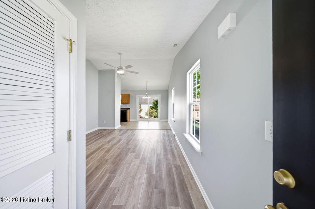 Photo of 7006 Little Oak Ct, Louisville, KY 40291 (MLS # 1713105)